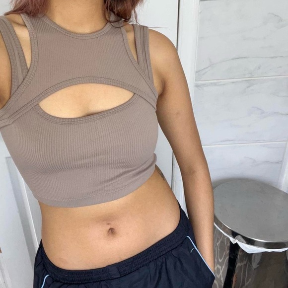 Tan Ribbed Cyber Cut Crop Top - Picture 3 of 4
